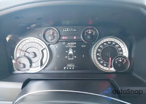 2018 Ram 1500 Big Horn 4X4 6'4 Box из США, поврежденный, VIN 1C6RR7TT3JS121520